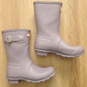 HUNTER Rain Boots Lavender Purple Size 7 Short Matte